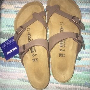 NWT Birkenstock Mayari Sandals